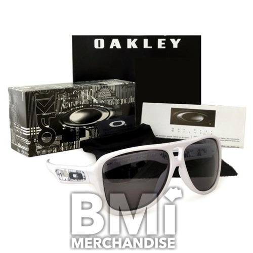 OAKLEY SUNGLASSES- STRAPPED